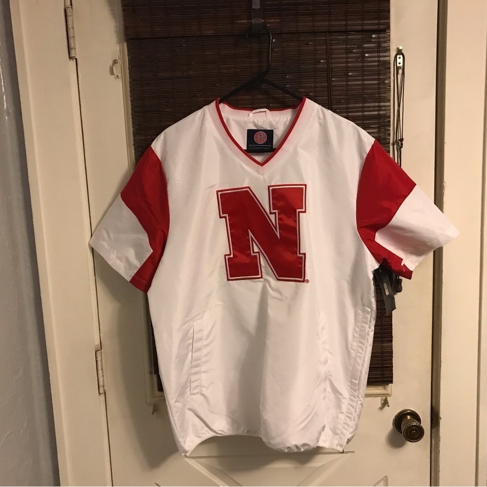 NWT Nebraska Corn Huskers Short Sleeve Windbreaker Jacket Size L